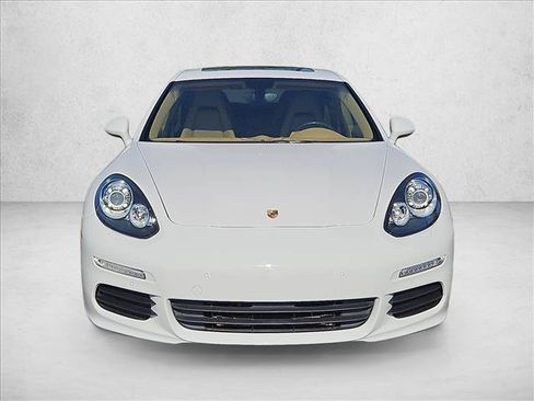Used 2014 Porsche Panamera RWD image 2