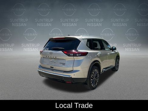 Used 2024 Nissan Rogue Platinum AWD/4WD image 7