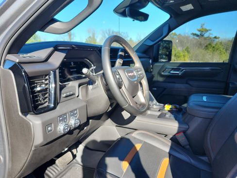 Certified 2025 GMC Sierra 2500 AT4 w/ AT4 Premium Plus Package image 19