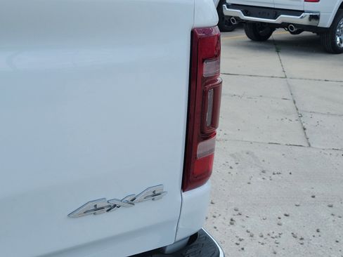 Used 2022 RAM 1500 Laramie AWD/4WD image 11