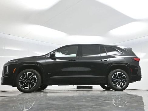 Used 2025 Buick Enclave Sport Touring FWD image 7