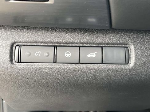 New 2026 Nissan Pathfinder SL w/ SL Premium Package AWD/4WD image 32