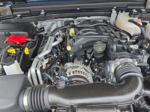 Used 2025 Jeep Gladiator Mojave AWD/4WD image 30