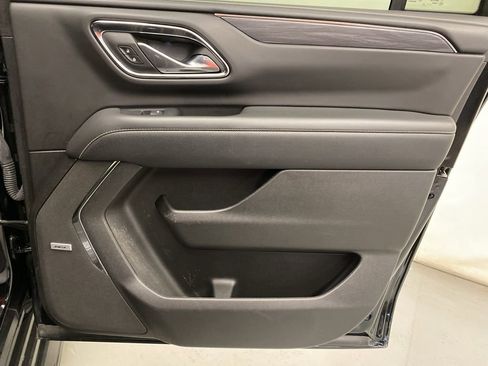 Used 2024 GMC Yukon XL SLT image 13