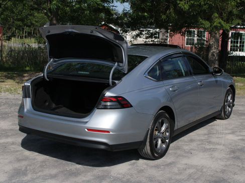Used 2023 Honda Accord EX image 7