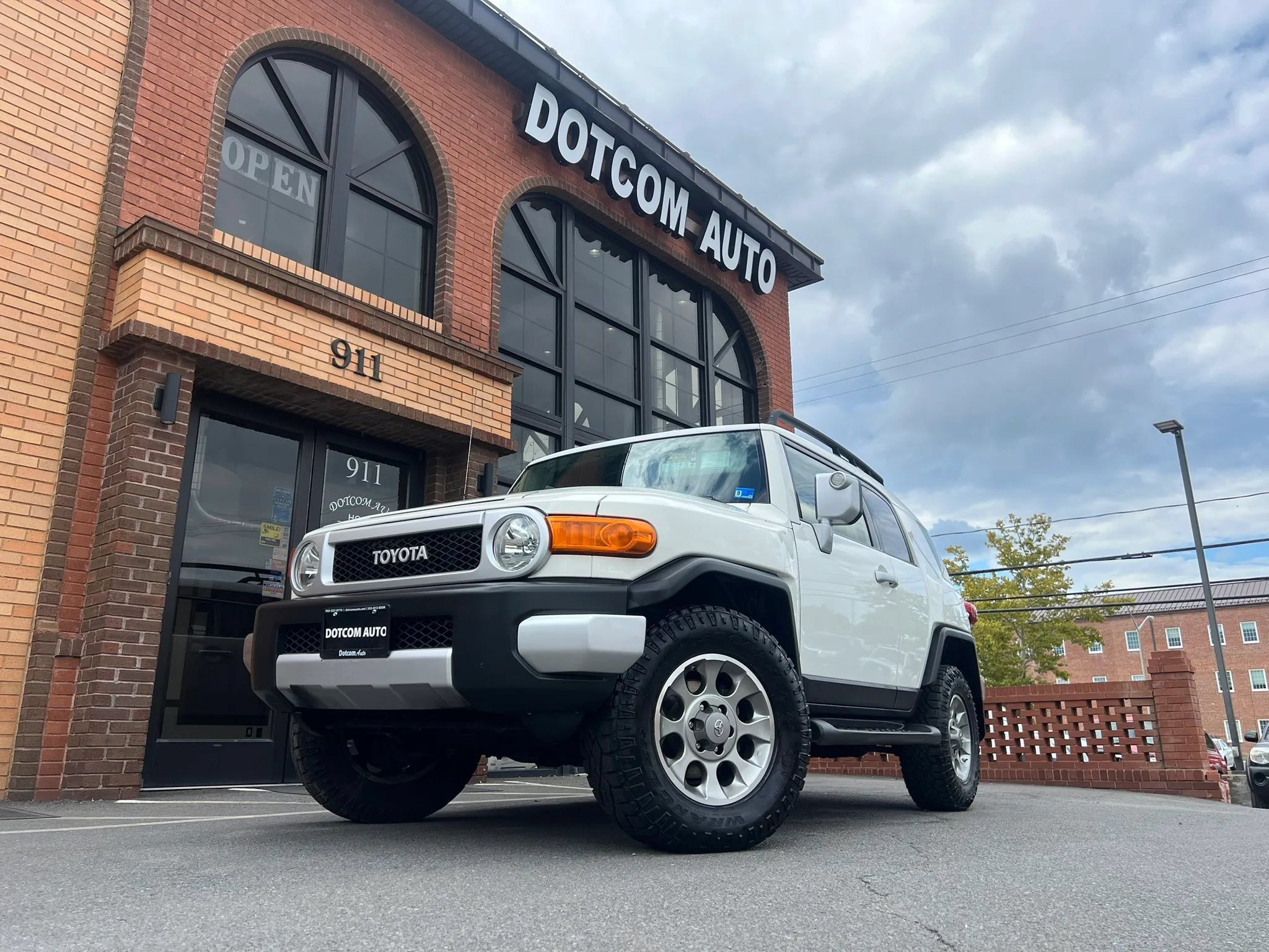 Used 2013 Toyota FJ Cruiser 4WD w/ Upgrade Pkg image 3
