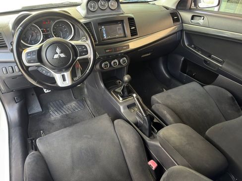 Used 2010 Mitsubishi Lancer Evolution GSR image 2