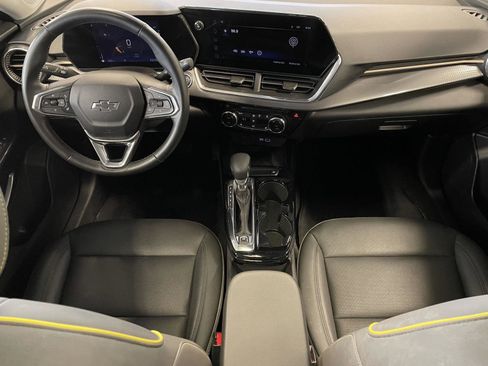 Used 2024 Chevrolet Trax ACTIV w/ Sunroof Package image 18