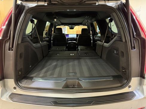 Used 2025 Cadillac Escalade ESV Sport w/ Touring Package image 55