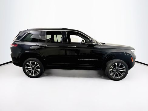 Used 2023 Jeep Grand Cherokee Overland AWD/4WD image 4