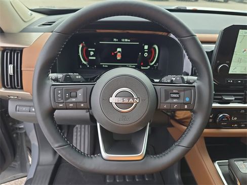 New 2025 Nissan Pathfinder Platinum w/ Black Appearance Package image 33