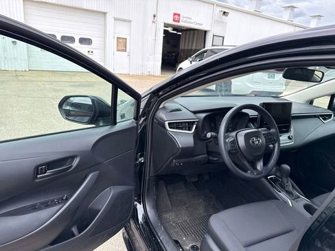 Used 2025 Toyota Corolla LE FWD image 23