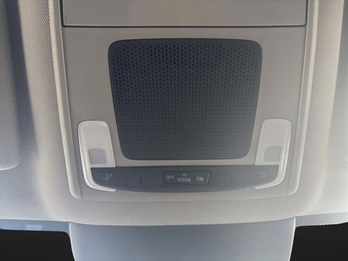 Used 2025 Honda Pilot EX-L image 24