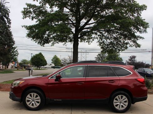 Used 2015 Subaru Outback 2.5i Premium AWD/4WD image 6