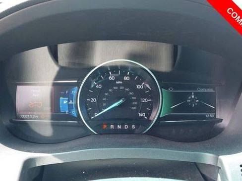 Used 2018 Ford Explorer XLT w/ Equipment Group 202A FWD image 6