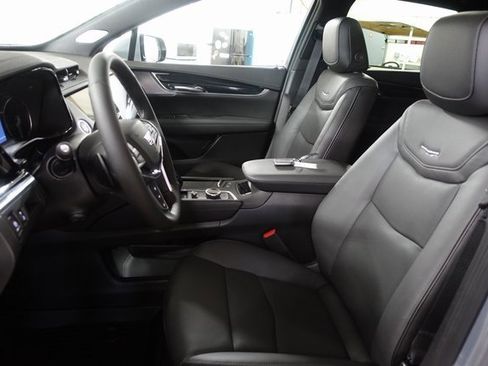 New 2025 Cadillac XT5 Premium Luxury w/ LPO, Floor Liner Package image 10