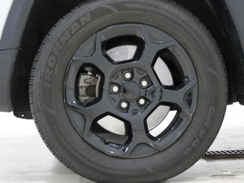 Used 2023 Jeep Compass Trailhawk image 9