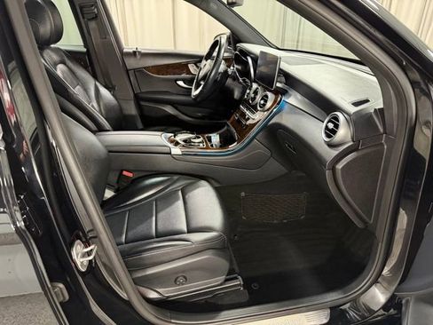 Used 2017 Mercedes-Benz GLC 300 4MATIC image 7