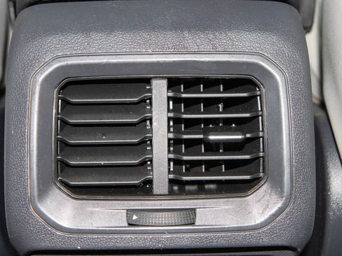 Used 2019 Volkswagen Tiguan SEL image 21