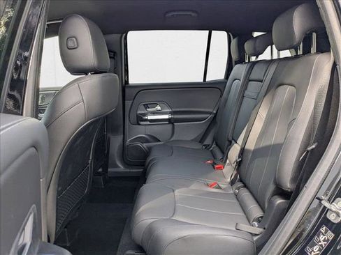 New 2025 Mercedes-Benz GLB 250 4MATIC image 14