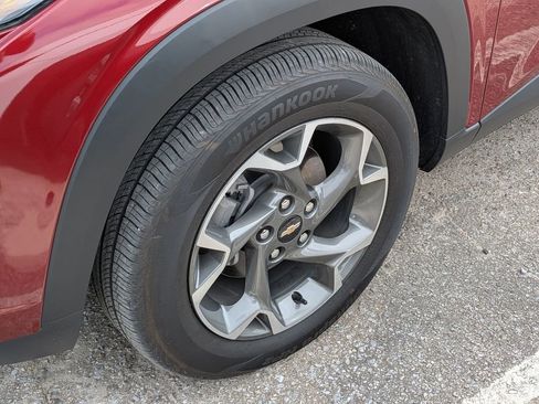 Used 2024 Chevrolet Trax LT w/ Sunroof Package image 6