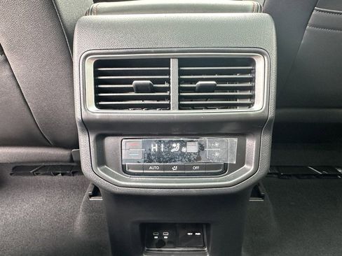 New 2026 Volkswagen Atlas Peak Edition AWD/4WD image 8