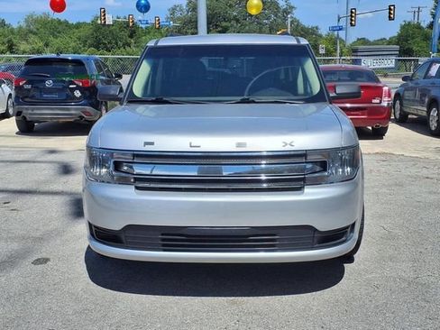 Used 2018 Ford Flex SE FWD image 2