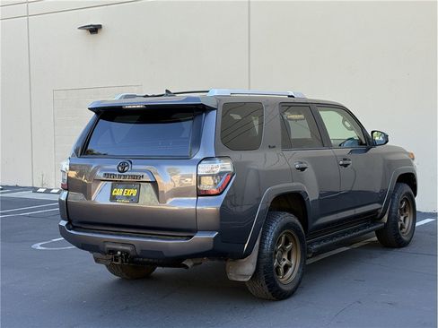 Used 2014 Toyota 4Runner SR5 AWD/4WD image 6