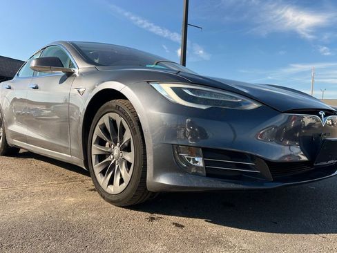 Used 2018 Tesla Model S 100D image 11