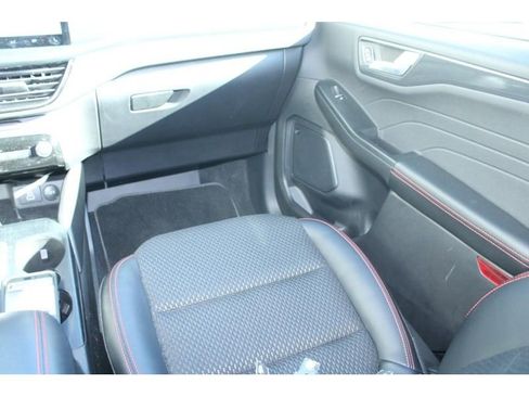 Used 2024 Ford Escape ST-Line Select w/ Tech Pack #2 image 19