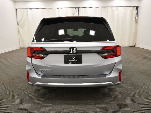 Certified 2025 Honda Odyssey EX-L image 6