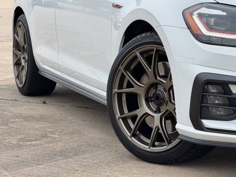 Used 2019 Volkswagen GTI SE FWD image 12