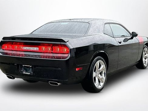 Used 2014 Dodge Challenger R/T RWD image 5
