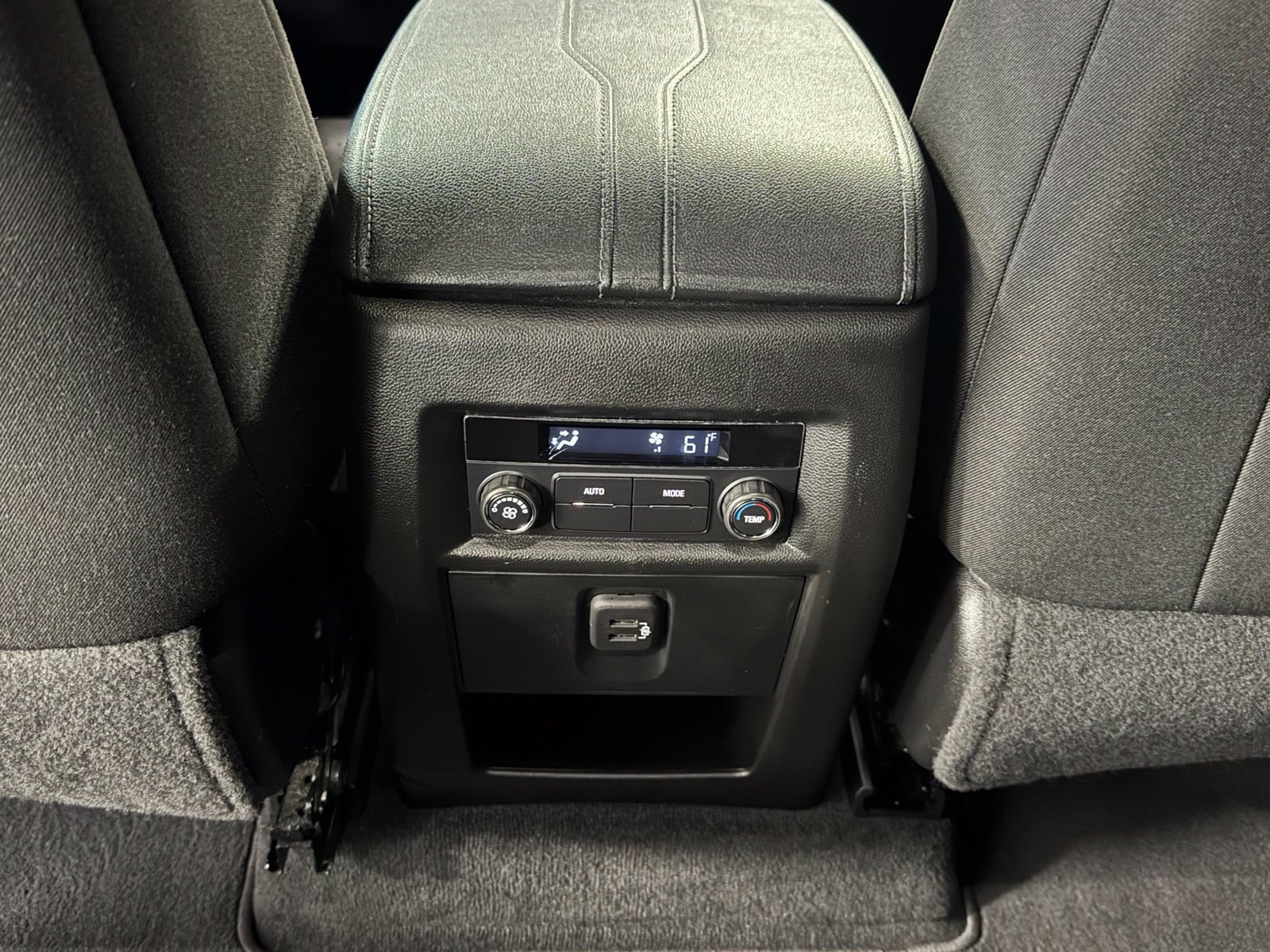 Used 2023 Chevrolet Traverse LT FWD image 38