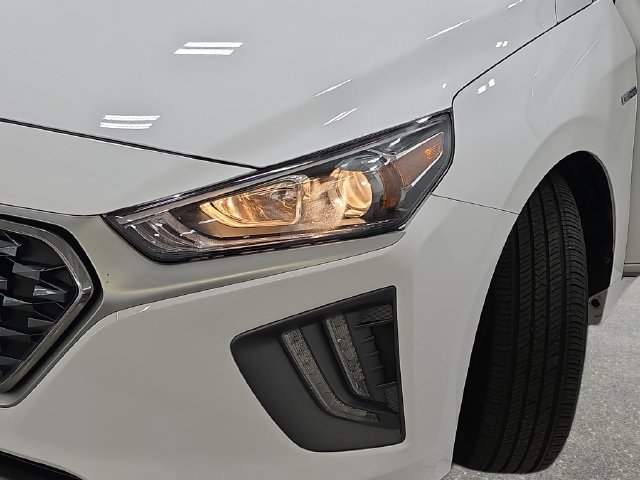 Used 2020 Hyundai Ioniq SE FWD image 30