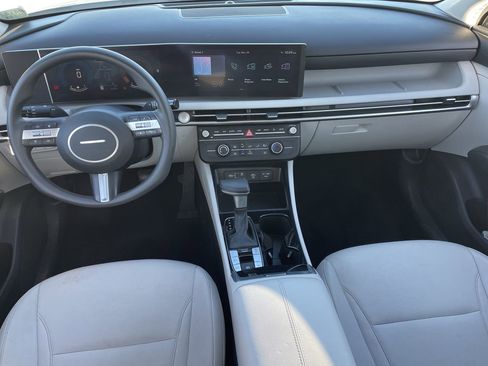 Used 2025 Hyundai Tucson SE image 14