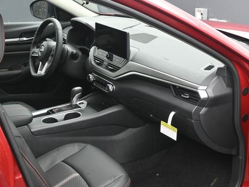 New 2026 Nissan Altima 2.5 SR FWD image 6