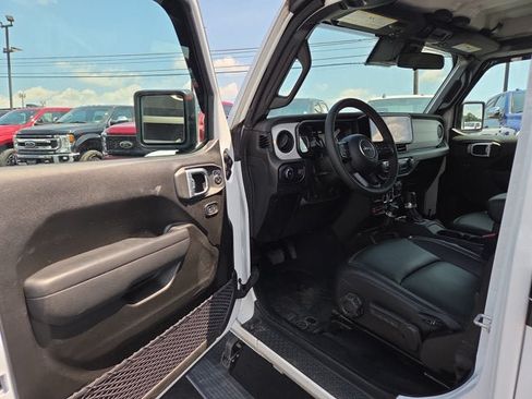 Used 2024 Jeep Wrangler Unlimited Sport AWD/4WD image 7