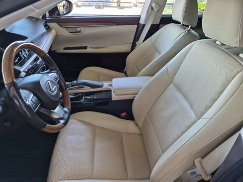 Used 2017 Lexus ES 300h w/ Navigation System Package FWD image 21