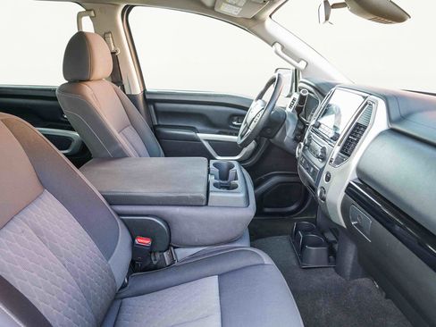 Used 2021 Nissan Titan SV w/ Accessory Utility Package image 16