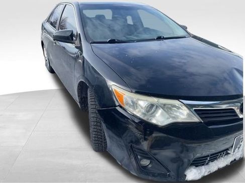 Used 2012 Toyota Camry LE image 1