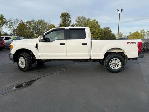 Used 2017 Ford F250 XLT w/ FX4 Off-Road Package image 8