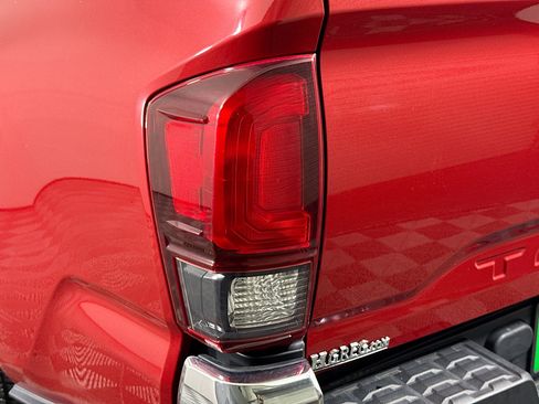 Used 2019 Toyota Tacoma SR5 RWD image 35