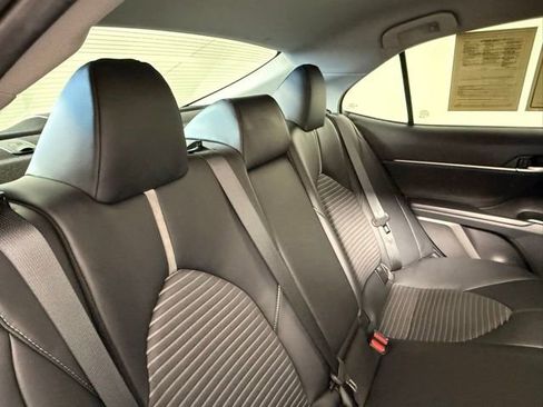 Used 2020 Toyota Camry SE w/ Convenience Package image 39