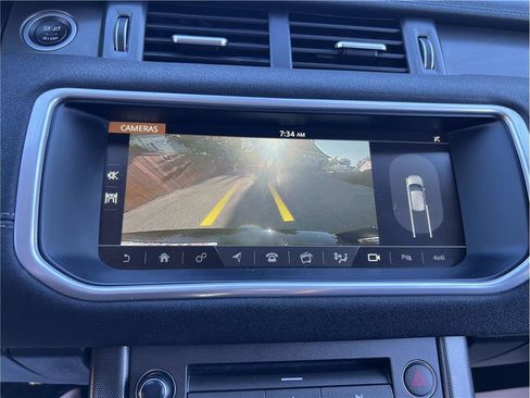 Used 2018 Land Rover Range Rover Evoque image 17