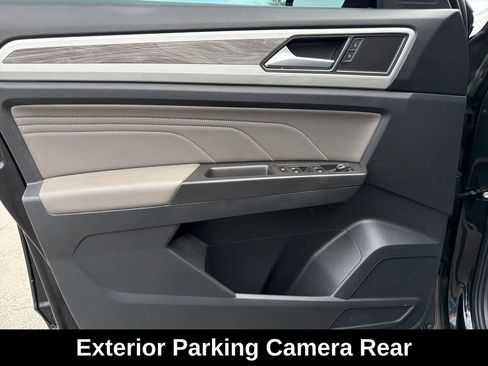 Used 2022 Volkswagen Atlas Cross Sport SE AWD/4WD image 11