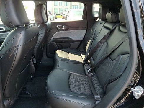 Certified 2023 Jeep Compass Latitude w/ Convenience Group AWD/4WD image 13