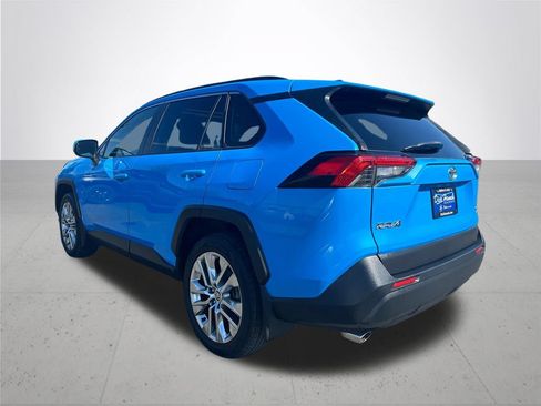 Used 2021 Toyota RAV4 XLE Premium AWD/4WD image 9
