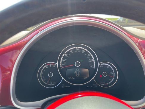 Used 2015 Volkswagen Beetle 1.8T FWD image 17