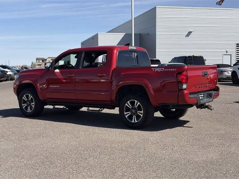 Used 2018 Toyota Tacoma TRD Sport w/ Technology Package image 8